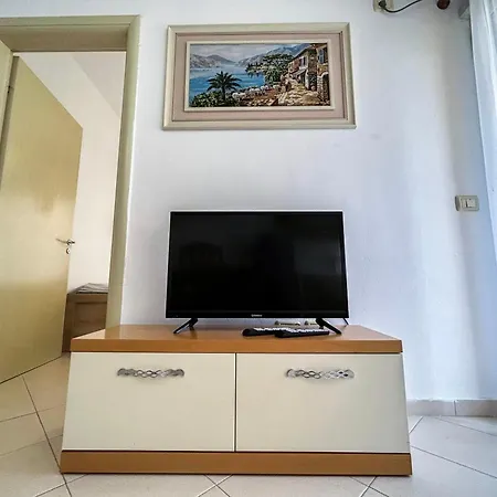 Sunny 1367 Apartment