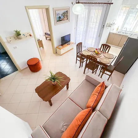 Sunny 1367 Apartment
