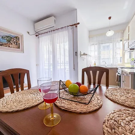 Sunny 1367 Apartment *